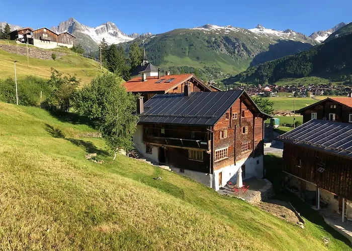 Alpenlodge Tgesa Surrein Giassa10 *